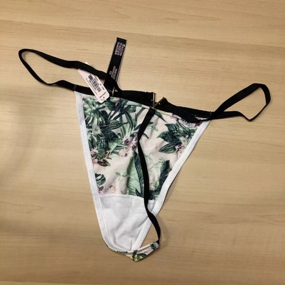 Victoria Secret VERY SEXY V-Hardware V-String Panty Paradise Orchid Thong XL NWT - Picture 3 of 4